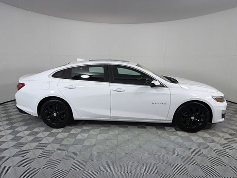 Used 2019 Chevrolet Malibu LT FWD image 4