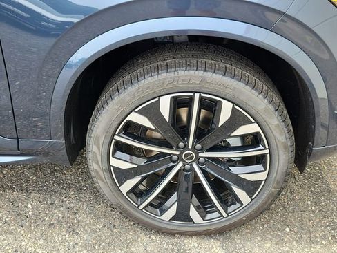 New 2025 Volvo XC90 B6 Plus w/ Protection Package Premier image 18