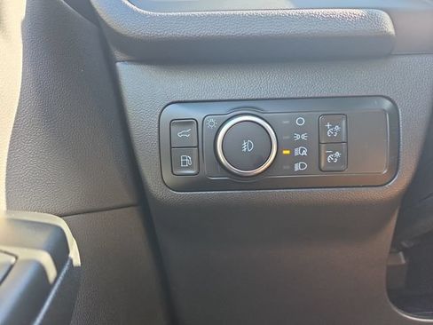 Used 2025 Ford Escape SE FWD image 22