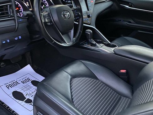 Used 2019 Toyota Camry SE FWD image 18