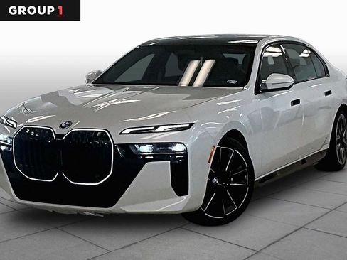 Used 2025 BMW i7 xDrive60 AWD/4WD image 1