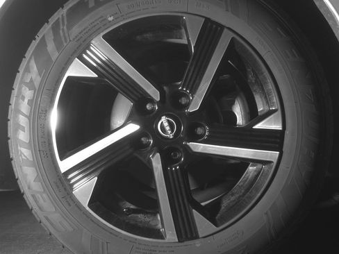 Used 2025 Nissan Sentra SV image 13