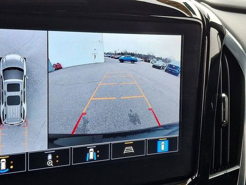 Used 2023 Chevrolet Traverse RS image 4