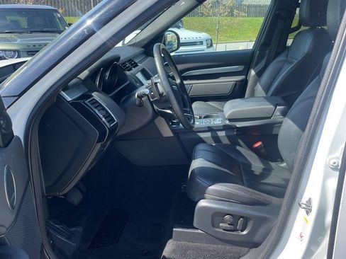 Used 2020 Land Rover Discovery Landmark AWD/4WD image 5