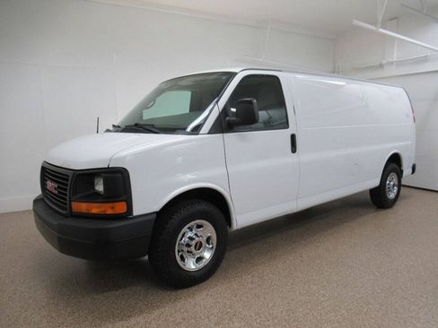Used 2014 GMC Savana 3500 Extended RWD image 1