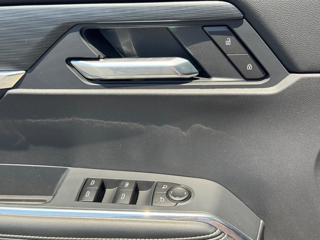 Used 2026 GMC Acadia Elevation w/ Elevation Premium Package FWD image 31