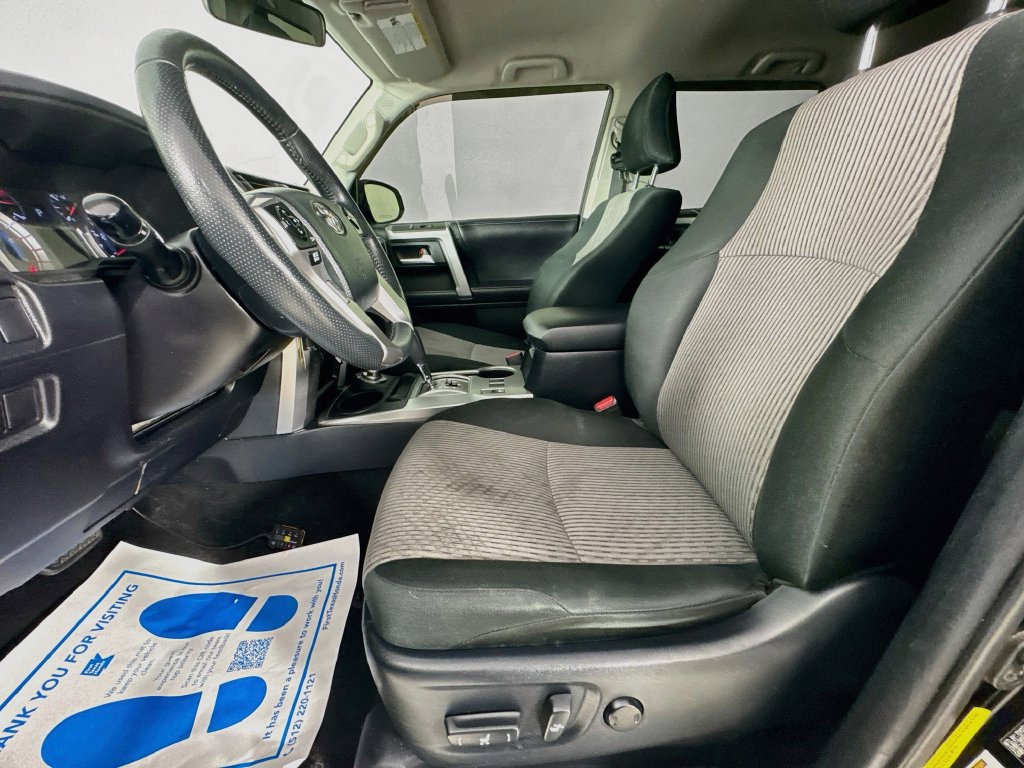 Used 2018 Toyota 4Runner SR5 AWD/4WD image 22