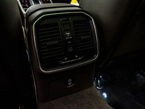 New 2026 Porsche Macan image 31