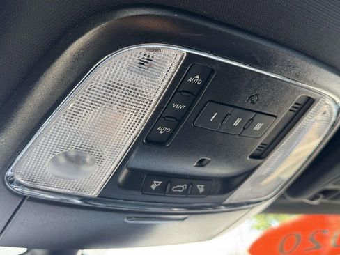 Used 2020 Jeep Grand Cherokee Limited AWD/4WD image 32
