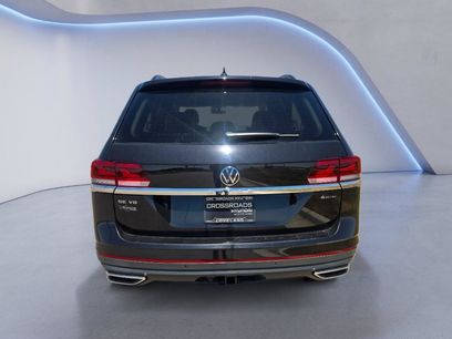 Used 2023 Volkswagen Atlas SE w/ Black Wheel Package