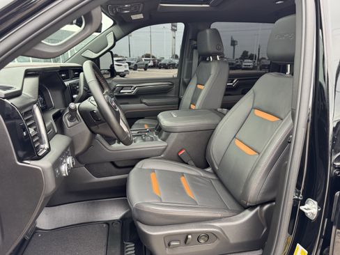 Used 2025 GMC Sierra 2500 AT4 AWD/4WD image 25