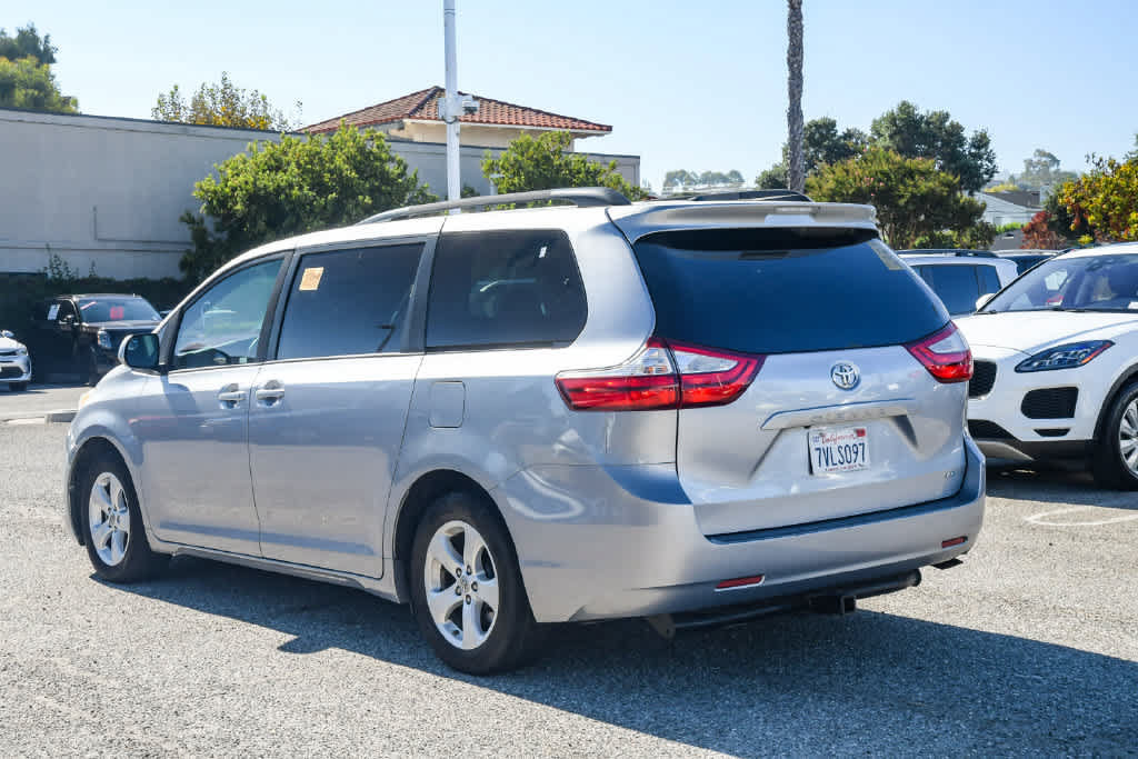 Used 2017 Toyota Sienna LE FWD image 7