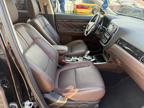 Used 2018 Mitsubishi Outlander SEL AWD/4WD image 23