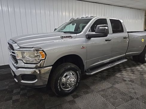 Used 2024 RAM 3500 Tradesman w/ Chrome Appearance Group AWD/4WD image 8