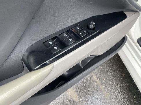 Used 2020 Toyota Camry LE image 26