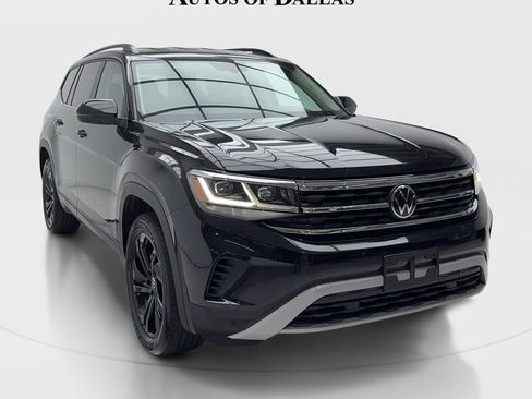 Used 2023 Volkswagen Atlas SE w/ Black Wheel Package FWD image 2