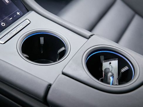 Used 2022 Porsche Taycan image 34