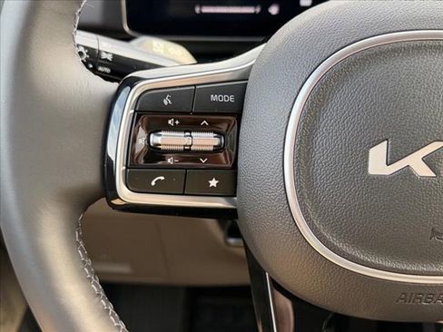 New 2026 Kia Carnival EX image 21