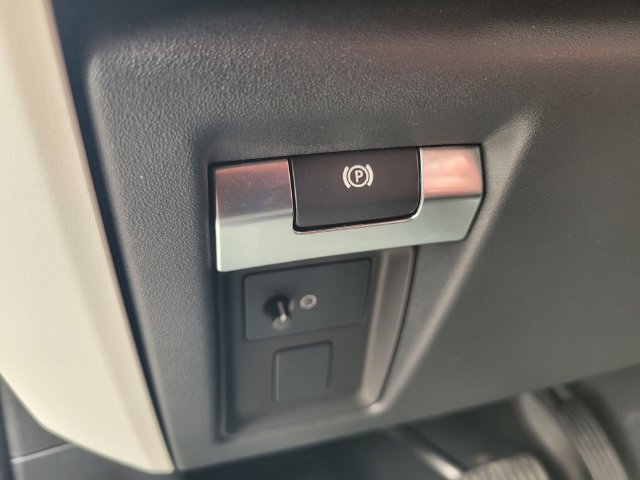 Used 2025 Land Rover Defender 110 S AWD/4WD image 19