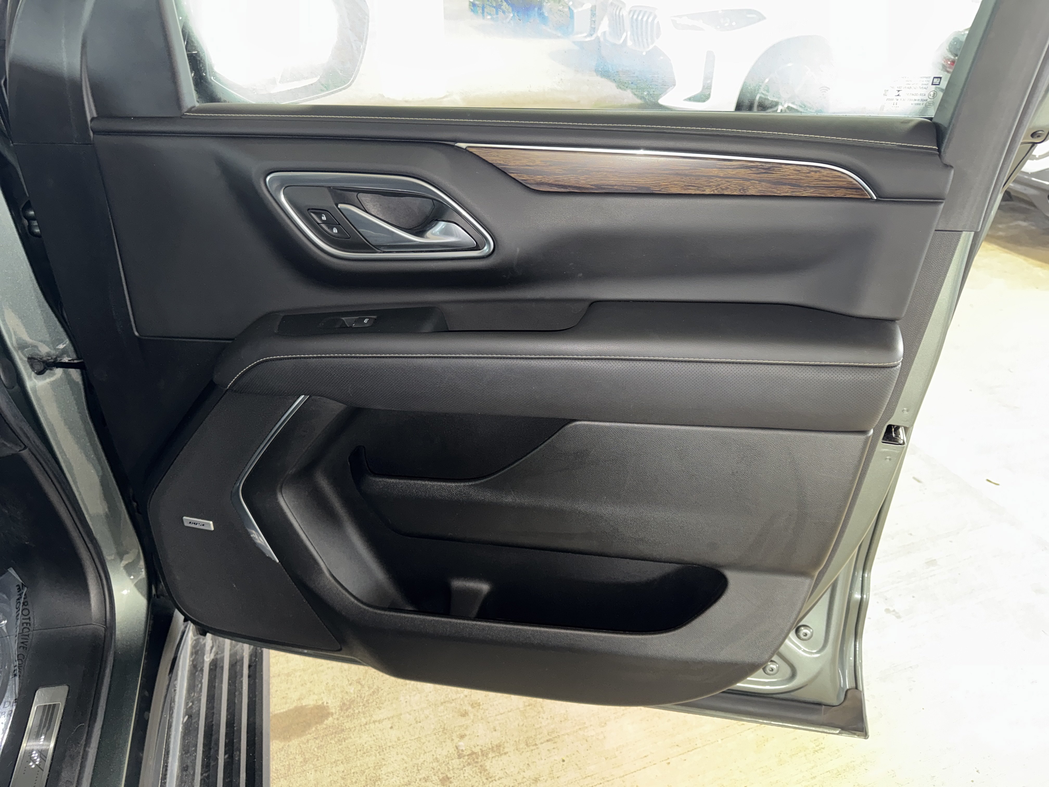 Used 2023 Chevrolet Tahoe Premier RWD image 9