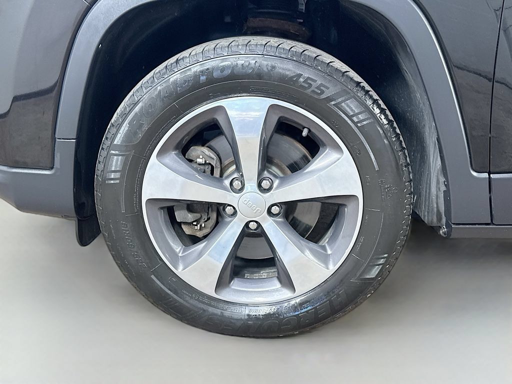 Used 2020 Jeep Cherokee Limited AWD/4WD image 38
