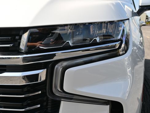 Used 2022 Chevrolet Tahoe LT w/ Luxury Package RWD image 6