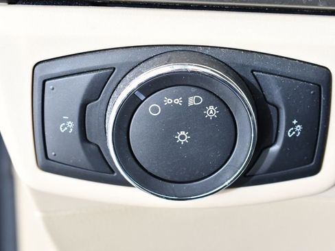 Used 2013 Ford Fusion SE FWD image 29