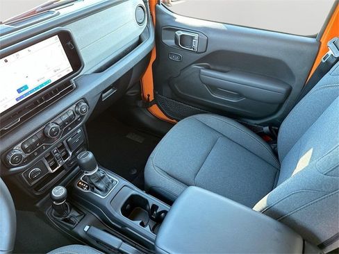 New 2025 Jeep Gladiator Sport image 22