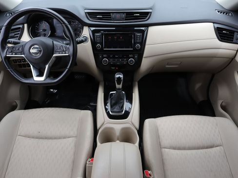 Used 2020 Nissan Rogue SV image 7