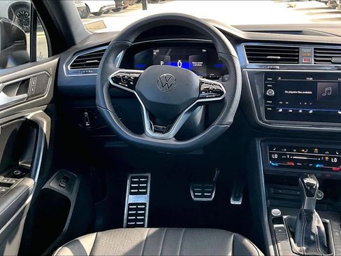 Used 2024 Volkswagen Tiguan SE R-Line image 6