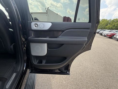 Used 2024 Lincoln Navigator Reserve AWD/4WD image 33