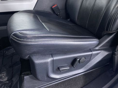 Used 2019 Ford F150 Lariat image 9