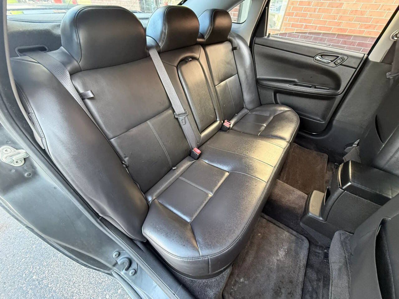Used 2010 Chevrolet Impala LTZ FWD image 11
