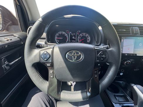 Used 2021 Toyota 4Runner TRD Off-Road Premium AWD/4WD image 14