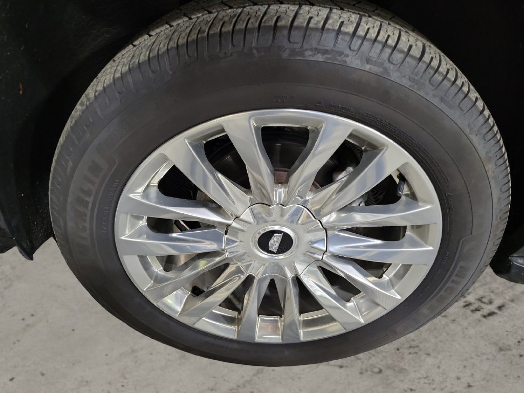 Used 2021 Cadillac Escalade Premium Luxury AWD/4WD image 9