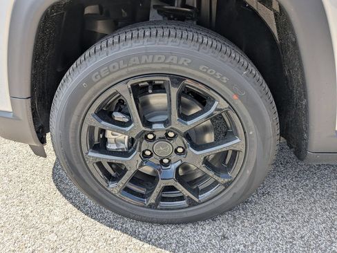 New 2026 Jeep Compass Latitude AWD/4WD image 14