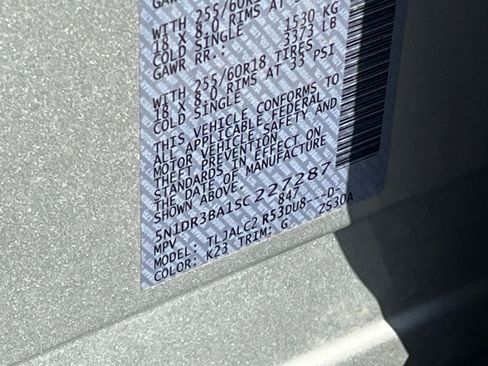 Used 2025 Nissan Pathfinder SV image 31