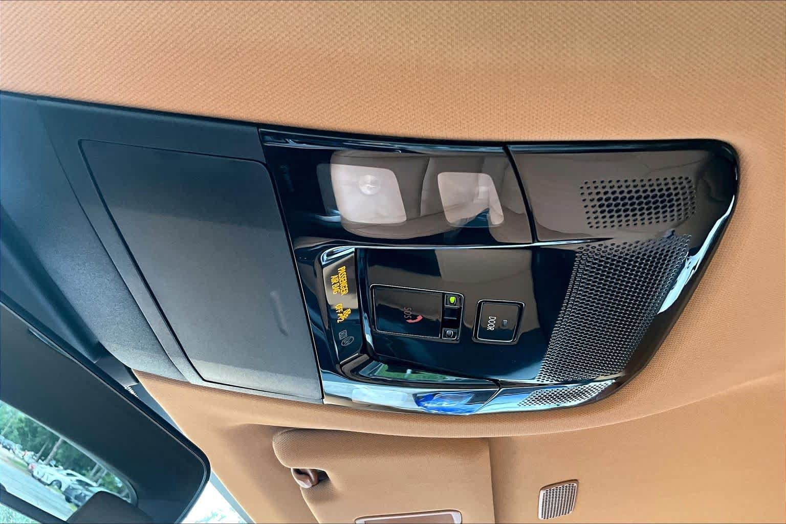 Used 2025 Lexus NX 250 FWD w/ Accessory Package (Z2) image 32
