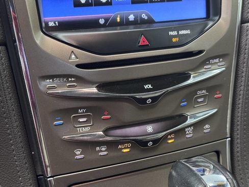 Used 2013 Lincoln MKX Base AWD 4dr SUV image 35