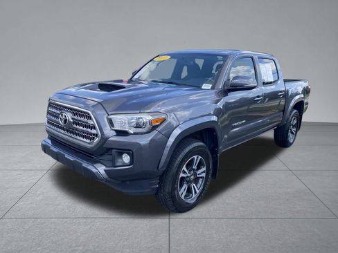 Used 2017 Toyota Tacoma TRD Sport w/ Premium & Technology Package AWD/4WD image 2