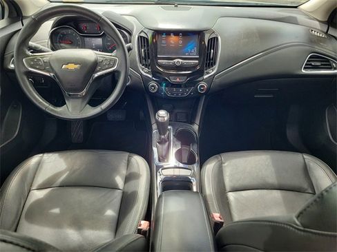 Used 2017 Chevrolet Cruze Premier image 11