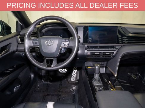 Used 2025 Toyota Camry SE FWD image 6