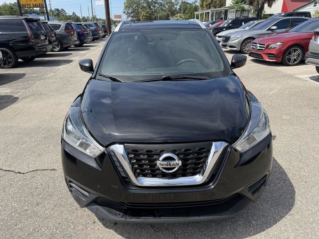 Used 2019 Nissan Kicks S FWD image 2