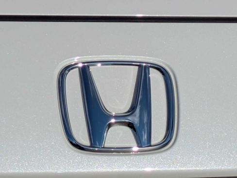 Certified 2025 Honda HR-V LX image 8