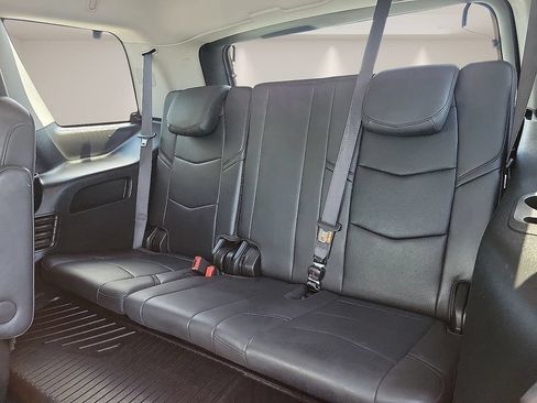 Used 2020 Cadillac Escalade Luxury w/ LPO, Radiant Package AWD/4WD image 8