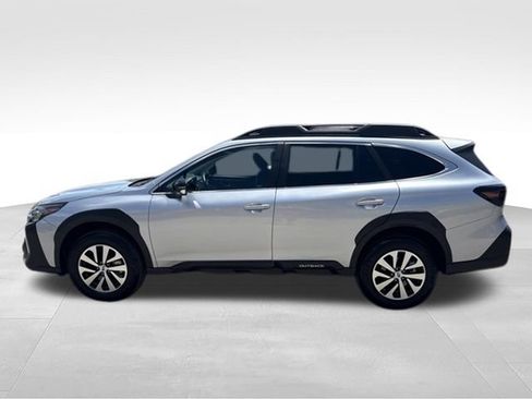 Used 2025 Subaru Outback Premium w/ Popular Package #1A AWD/4WD image 4