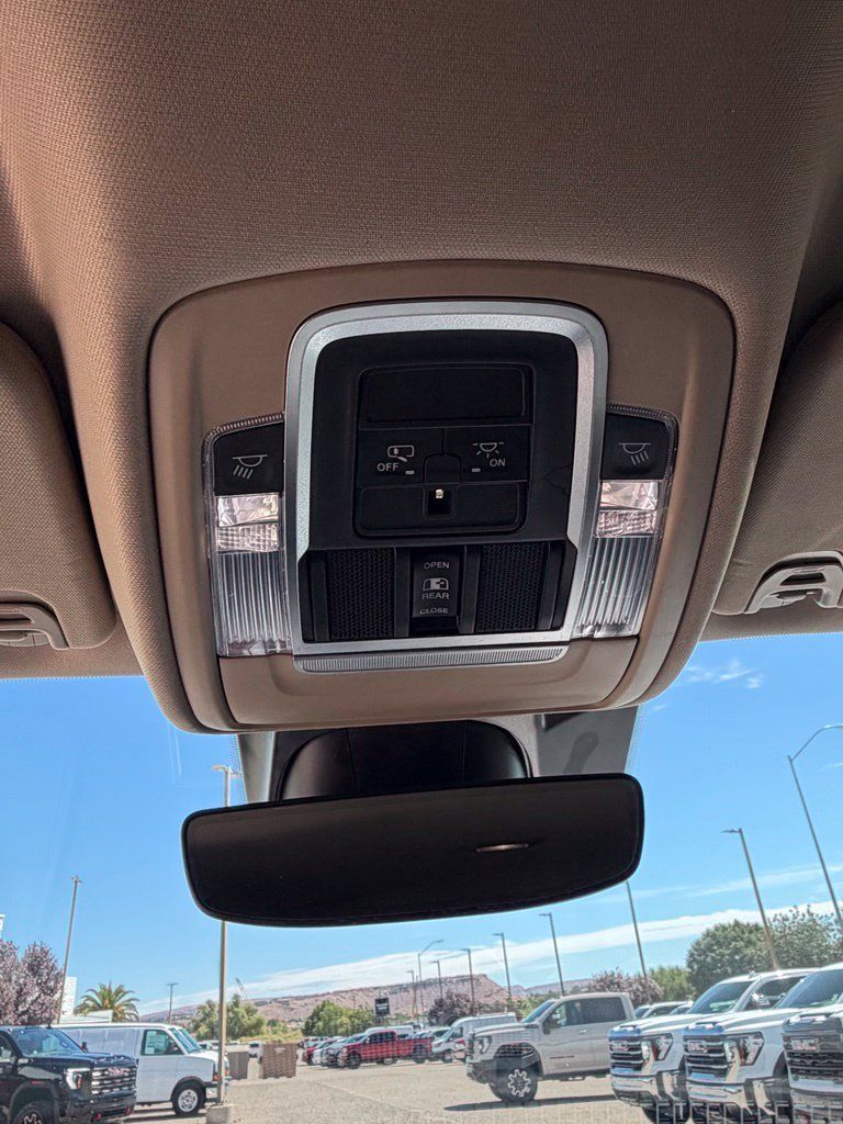 Used 2021 RAM 1500 Laramie AWD/4WD image 21