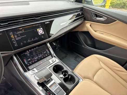 Used 2023 Audi Q8 Premium Plus image 24
