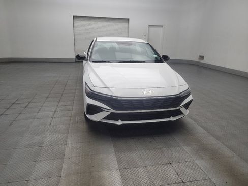 Used 2025 Hyundai Elantra Sport FWD image 14