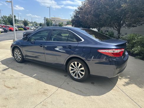 Used 2014 Toyota Camry SE FWD image 7